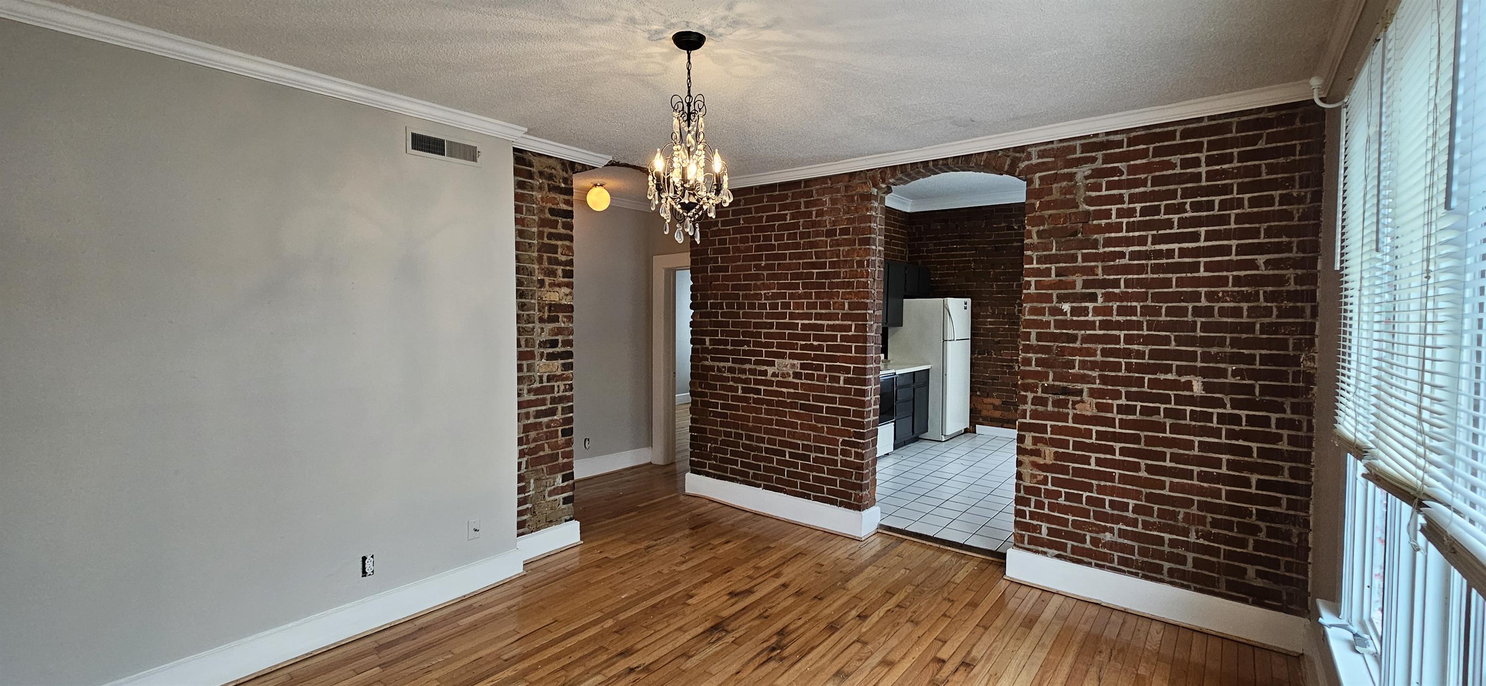 607 Lindsay Street - 4