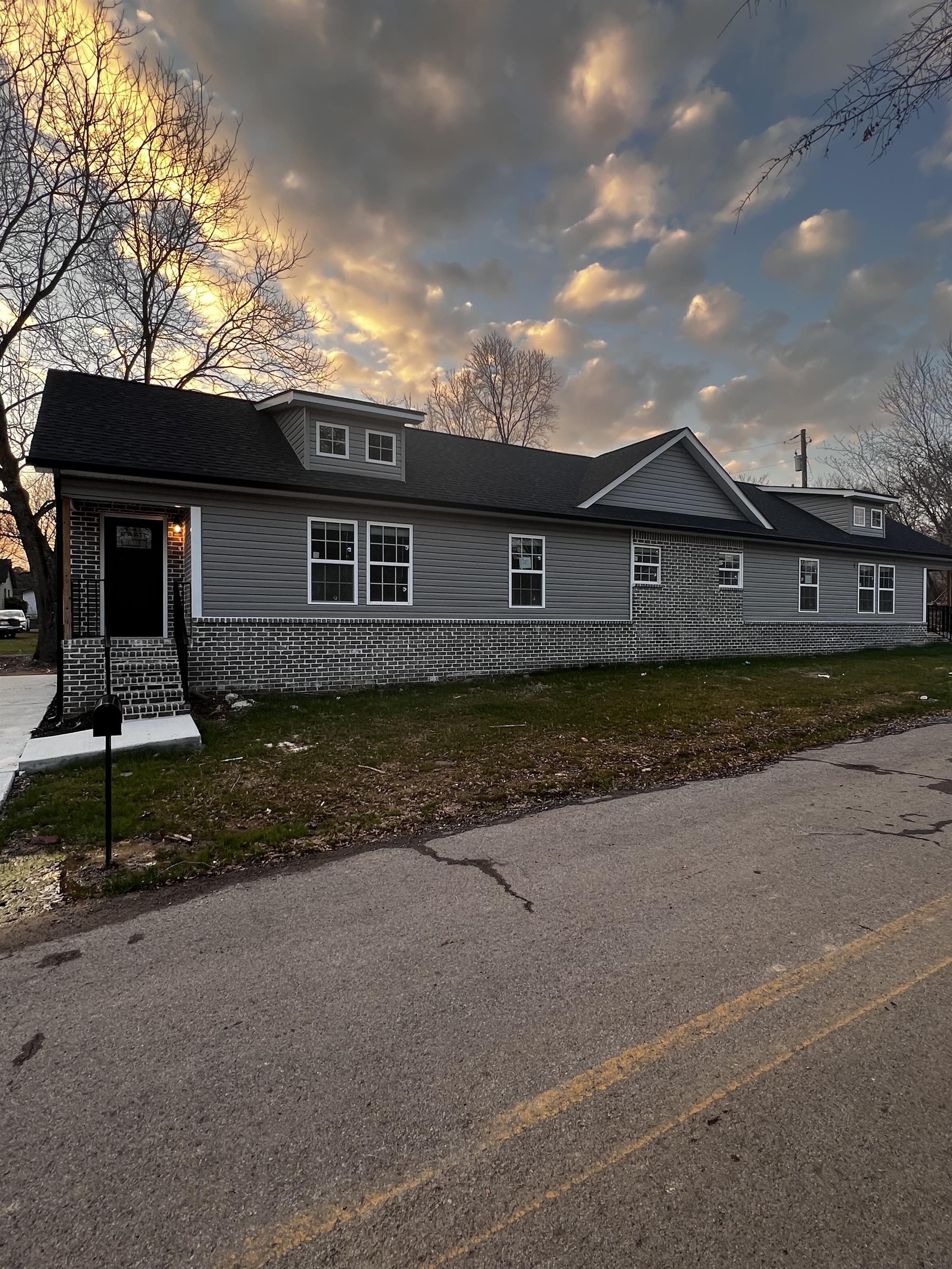316 Chestnut Street - B